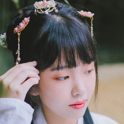 小清新淡藍色帶團扇頭像，唯美古風真人頭像