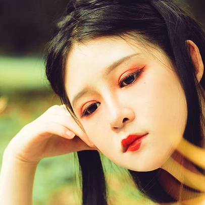 嬌艷彼岸花女生頭像，唯美古風真人頭像