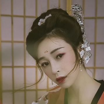 傷感喝酒女生頭像，唯美古風(fēng)真人頭像