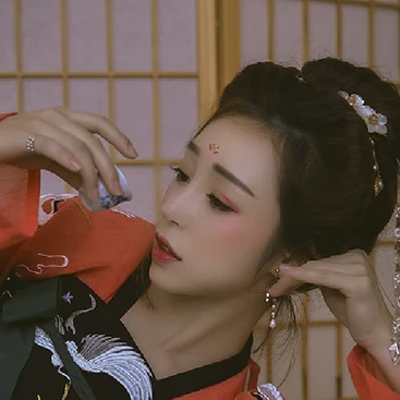 傷感喝酒女生頭像，唯美古風(fēng)真人頭像