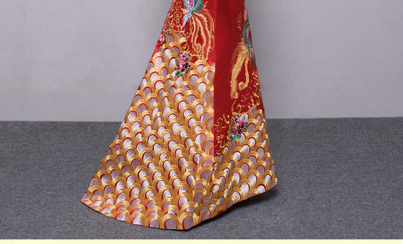 金絲繡花中式禮服，家佳樂文學(xué)新娘禮服