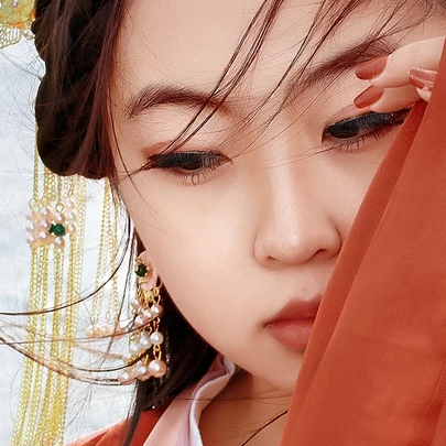 隨風(fēng)飄舞紅衣少女頭像,唯美古風(fēng)真人頭像