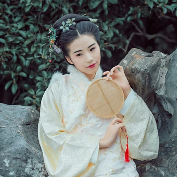 古典庭院文藝女生頭像,唯美古風真人頭像