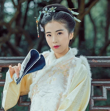 古典庭院文藝女生頭像,唯美古風真人頭像