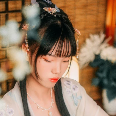 可愛彈琵琶女生頭像,唯美古風真人頭像