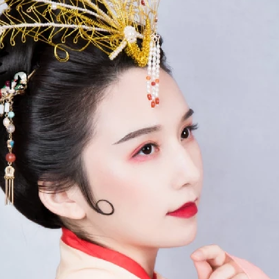 古典帶團(tuán)扇女生頭像，唯美古風(fēng)真人頭像