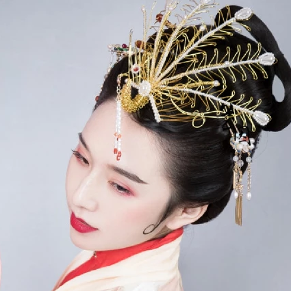 古典帶團(tuán)扇女生頭像，唯美古風(fēng)真人頭像