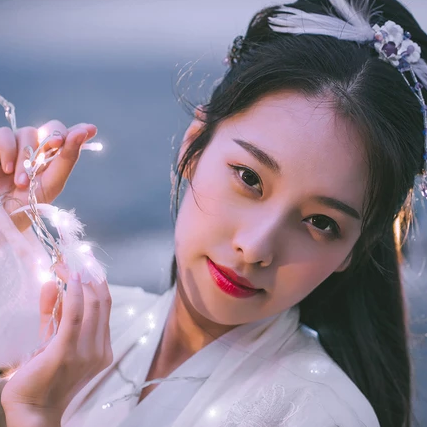 夜下星空女生頭像，唯美古風真人頭像