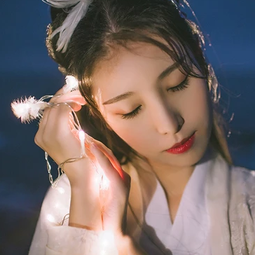 夜下星空女生頭像，唯美古風真人頭像