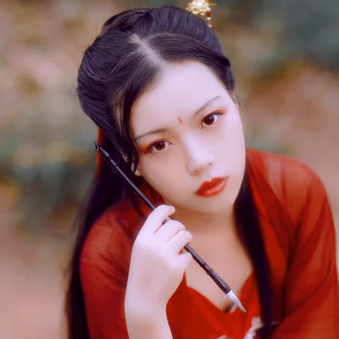 文藝紅衣帶團扇女生頭像,唯美古風(fēng)真人頭像