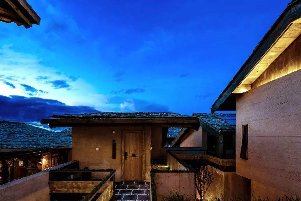 香格里拉·言?意，頗有古代山水畫的意境