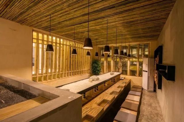 香格里拉·言?意，頗有古代山水畫的意境