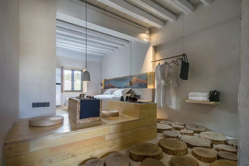 香格里拉·言?意，頗有古代山水畫的意境