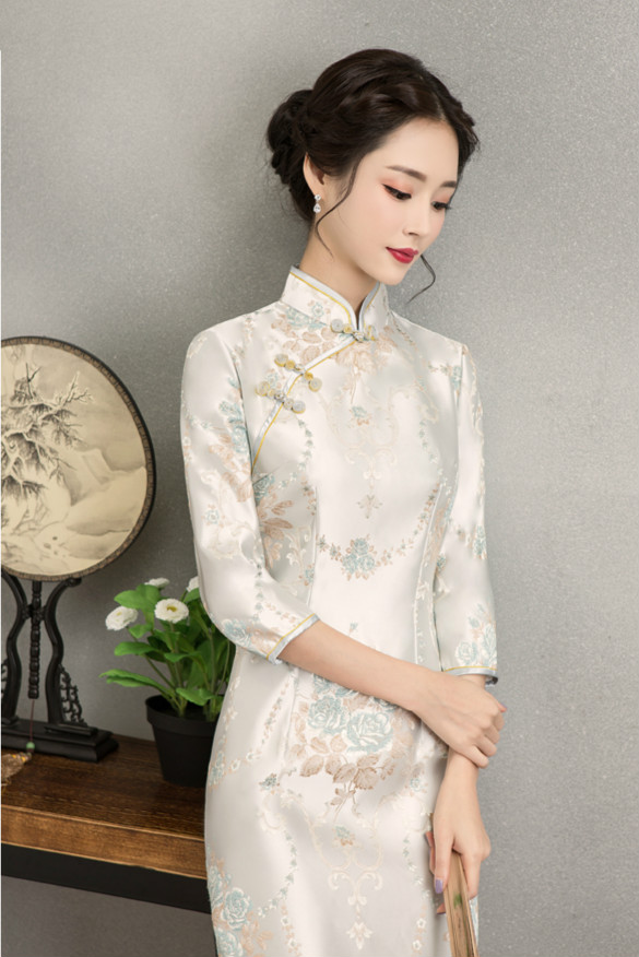 清新淡雅繡花旗袍，中袖優(yōu)雅旗袍裙