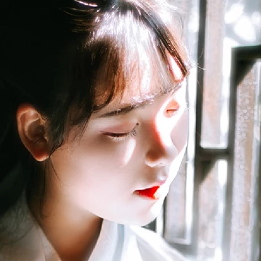 淡雅女生頭像，唯美古風真人頭像