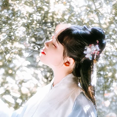 淡雅女生頭像，唯美古風真人頭像