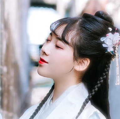 淡雅女生頭像，唯美古風真人頭像