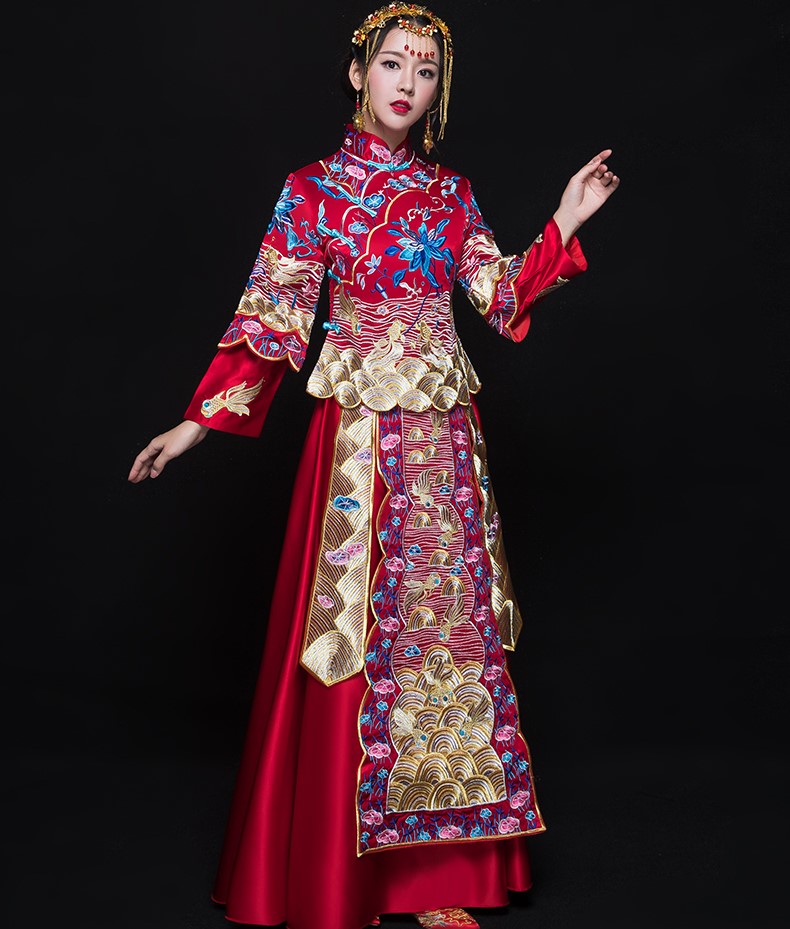 古典花紋刺繡中式禮服，新娘結婚禮服