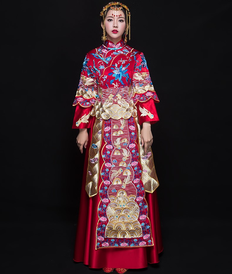 古典花紋刺繡中式禮服，新娘結婚禮服