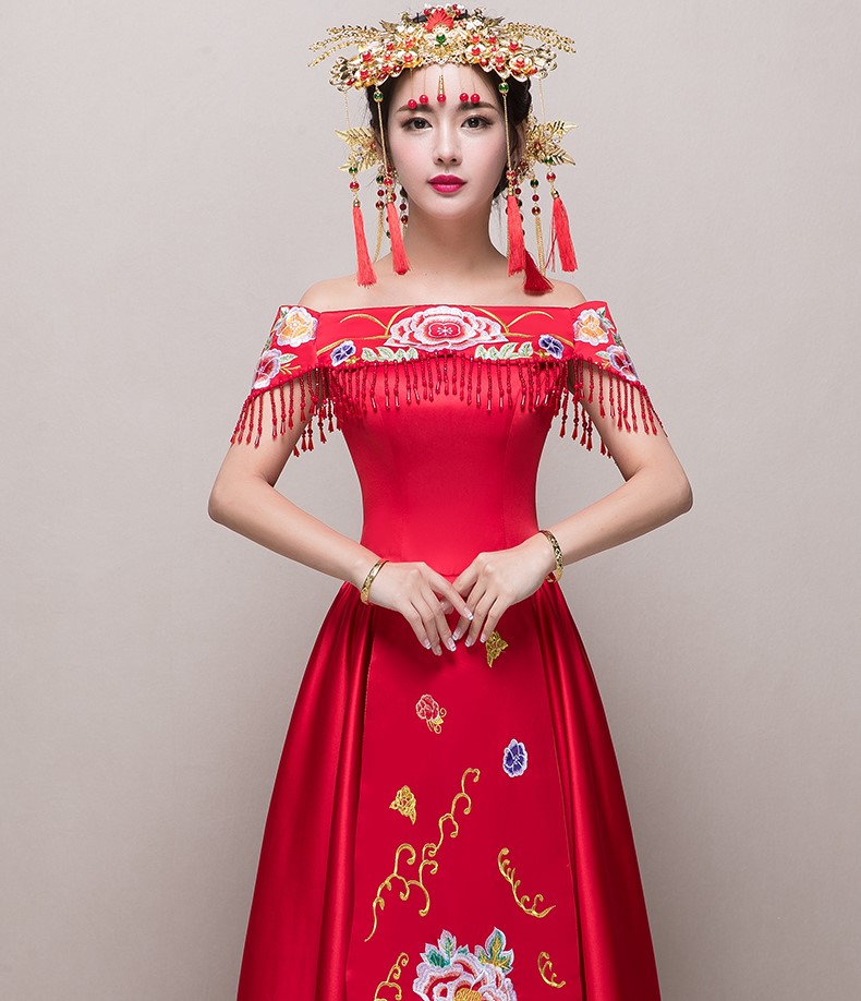 性感一字肩中式禮服，刺繡流蘇新娘禮服