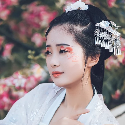 嬌艷粉色桃花女生頭像，唯美古風(fēng)真人頭像