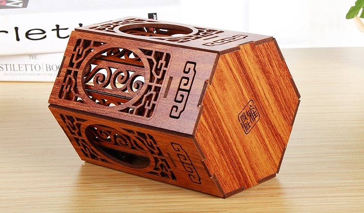 古典家佳樂(lè)文學(xué)鏤空花紋木質(zhì)筆筒