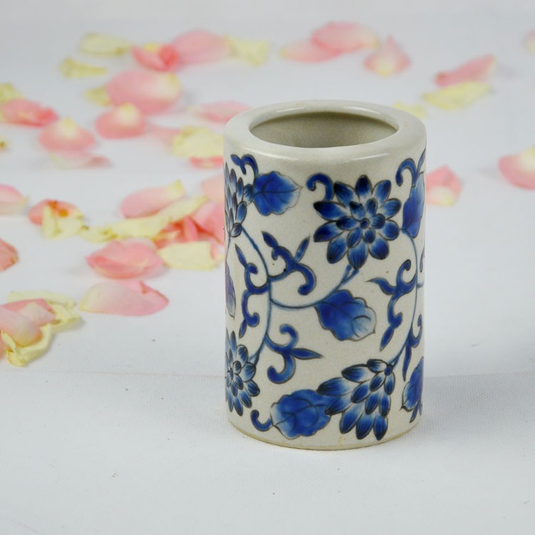 青花瓷新中式復古創(chuàng)意陶瓷筆筒