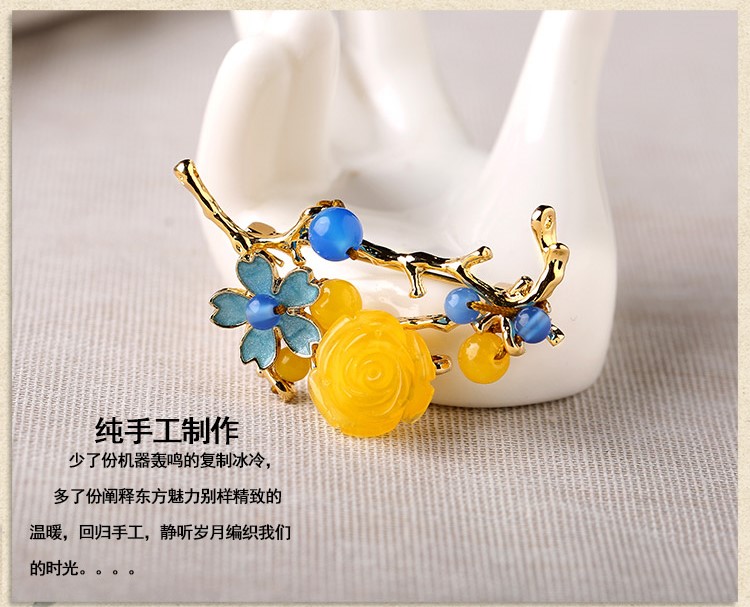 復(fù)古蜜蠟花氣質(zhì)胸針，唯美清新胸花。