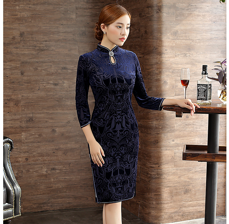 復(fù)古絲絨燒花旗袍，時(shí)尚藍(lán)色中長(zhǎng)款旗袍裙
