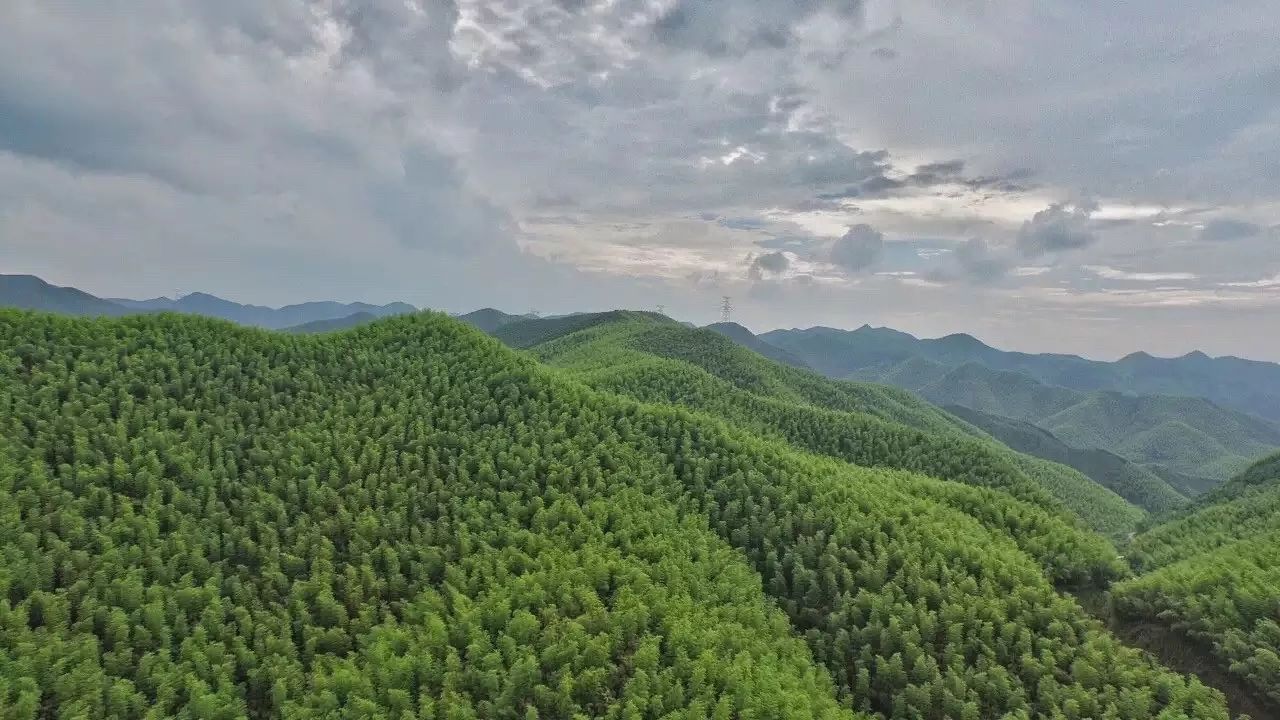 桐廬·云溪上，想要大片的田園被云朵環(huán)繞!