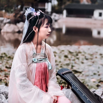 粉紅少女帶團(tuán)扇頭像，唯美古風(fēng)真人頭像