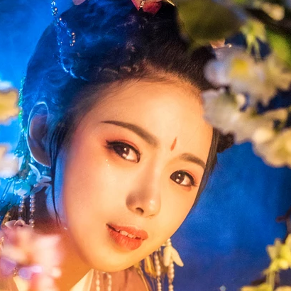 五彩星空提燈少女頭像，唯美古風真人頭像