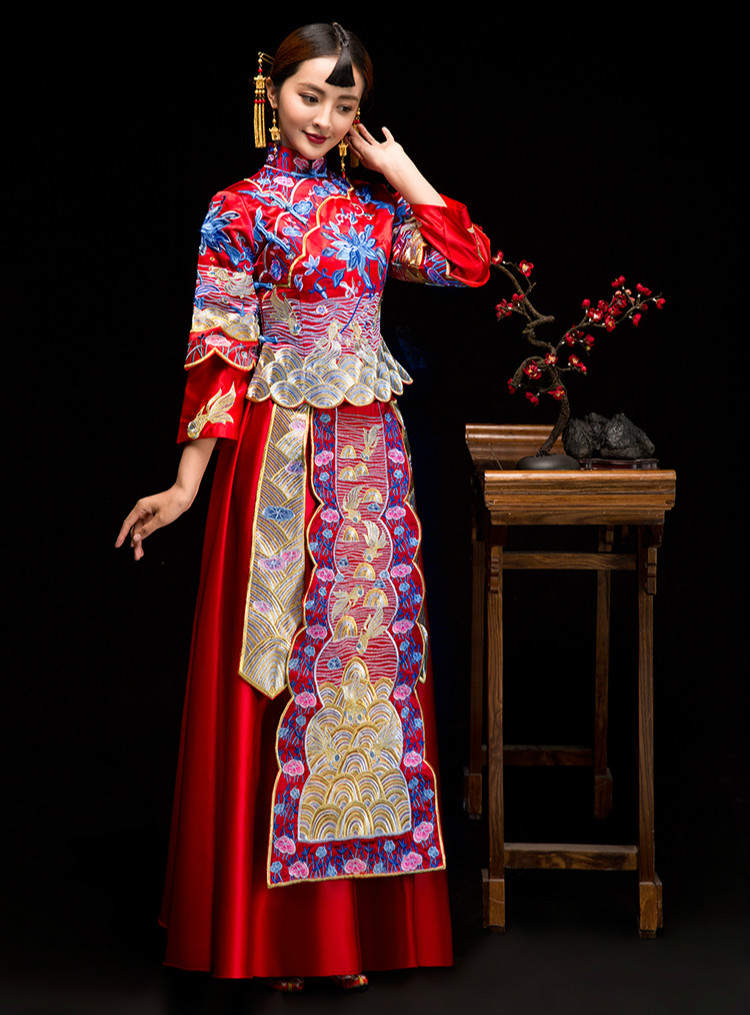 魚蓮嬉戲中式禮服，東方韻味新娘禮服