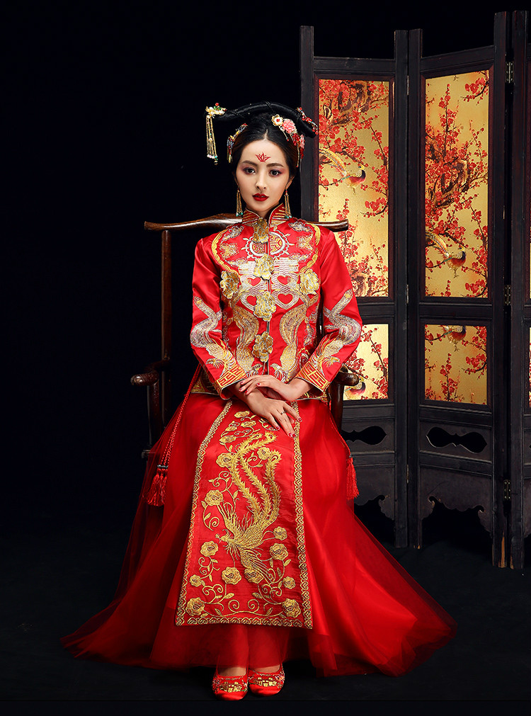 富貴金鳳中式禮服，別致飄帶新娘禮服