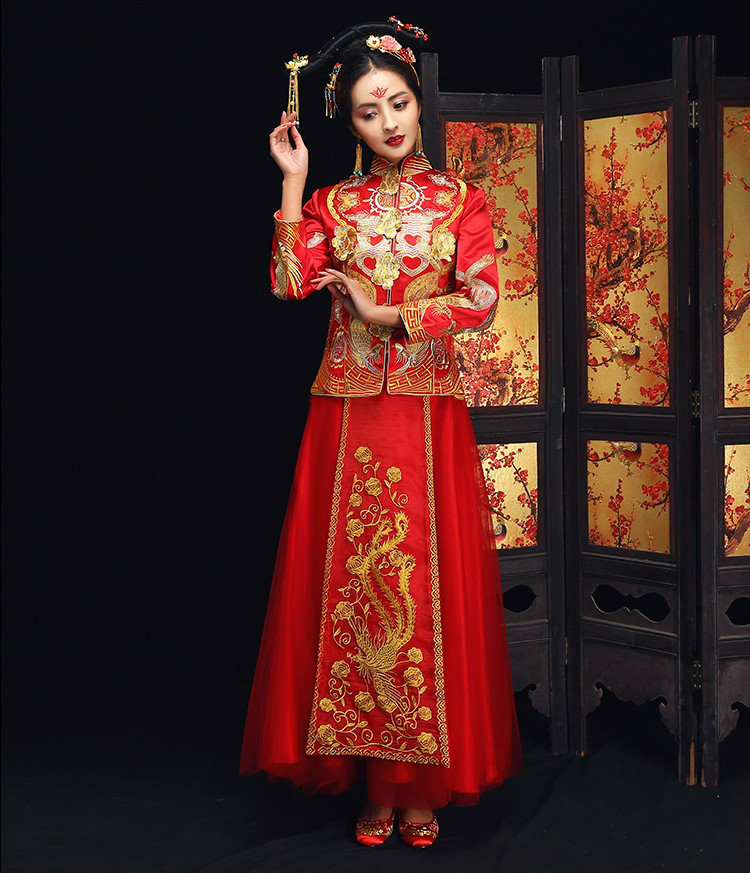 富貴金鳳中式禮服，別致飄帶新娘禮服