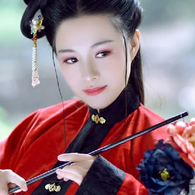 紅衣華服女生頭像，唯美古風真人頭像