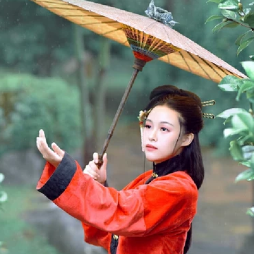 紅衣華服女生頭像，唯美古風真人頭像