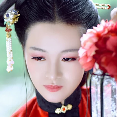 紅衣華服女生頭像，唯美古風真人頭像