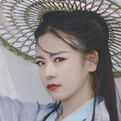 風中俠客女生頭像，唯美古風真人頭像