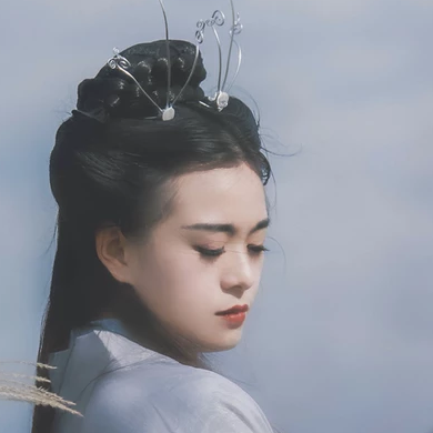 風中俠客女生頭像，唯美古風真人頭像
