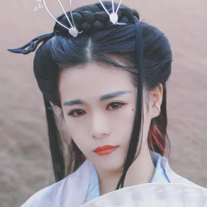 風中俠客女生頭像，唯美古風真人頭像