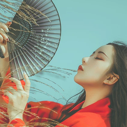 時(shí)尚漢服帶折扇女生頭像，唯美古風(fēng)真人頭像