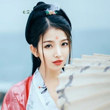 紅妝紗衣女生頭像，唯美古風真人頭像