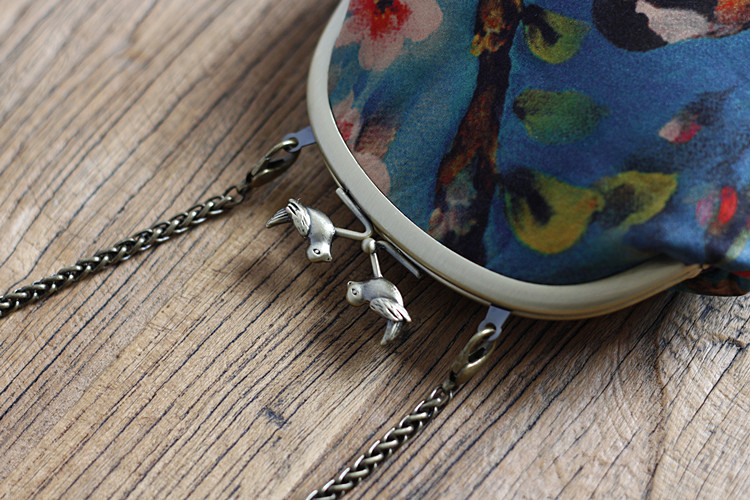 家佳樂文學(xué)元素復(fù)古小鳥斜跨包，唯美手工包