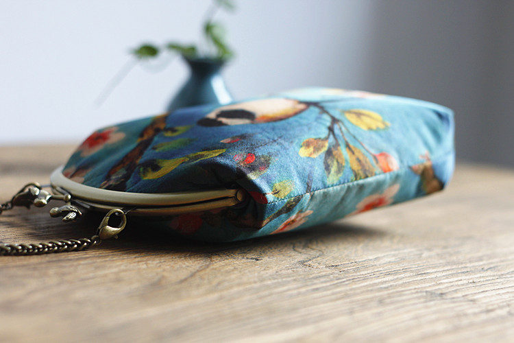 家佳樂文學(xué)元素復(fù)古小鳥斜跨包，唯美手工包