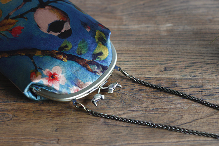 家佳樂文學(xué)元素復(fù)古小鳥斜跨包，唯美手工包