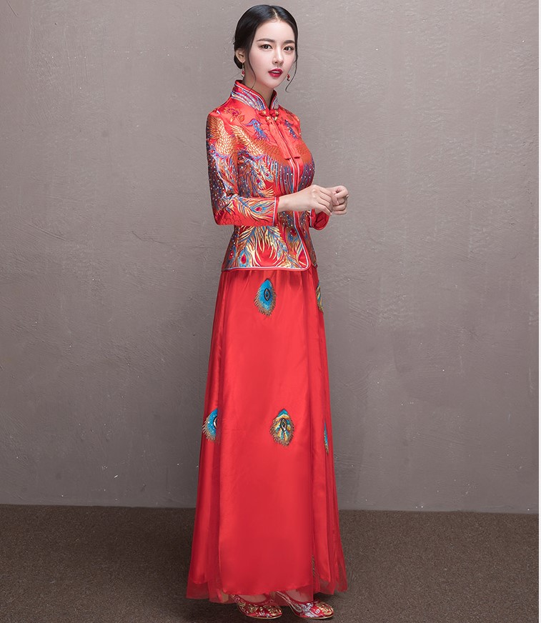 鳳凰刺繡新娘禮服，輕紗裙擺中式禮服