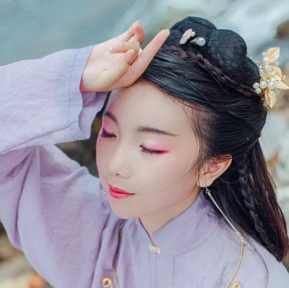 紫衣少女帶折扇頭像,唯美古風(fēng)真人頭像
