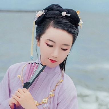 紫衣少女帶折扇頭像,唯美古風(fēng)真人頭像