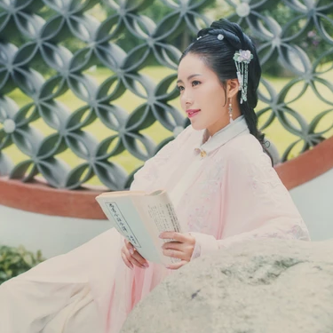 花仙子帶團(tuán)扇頭像,唯美古風(fēng)真人頭像